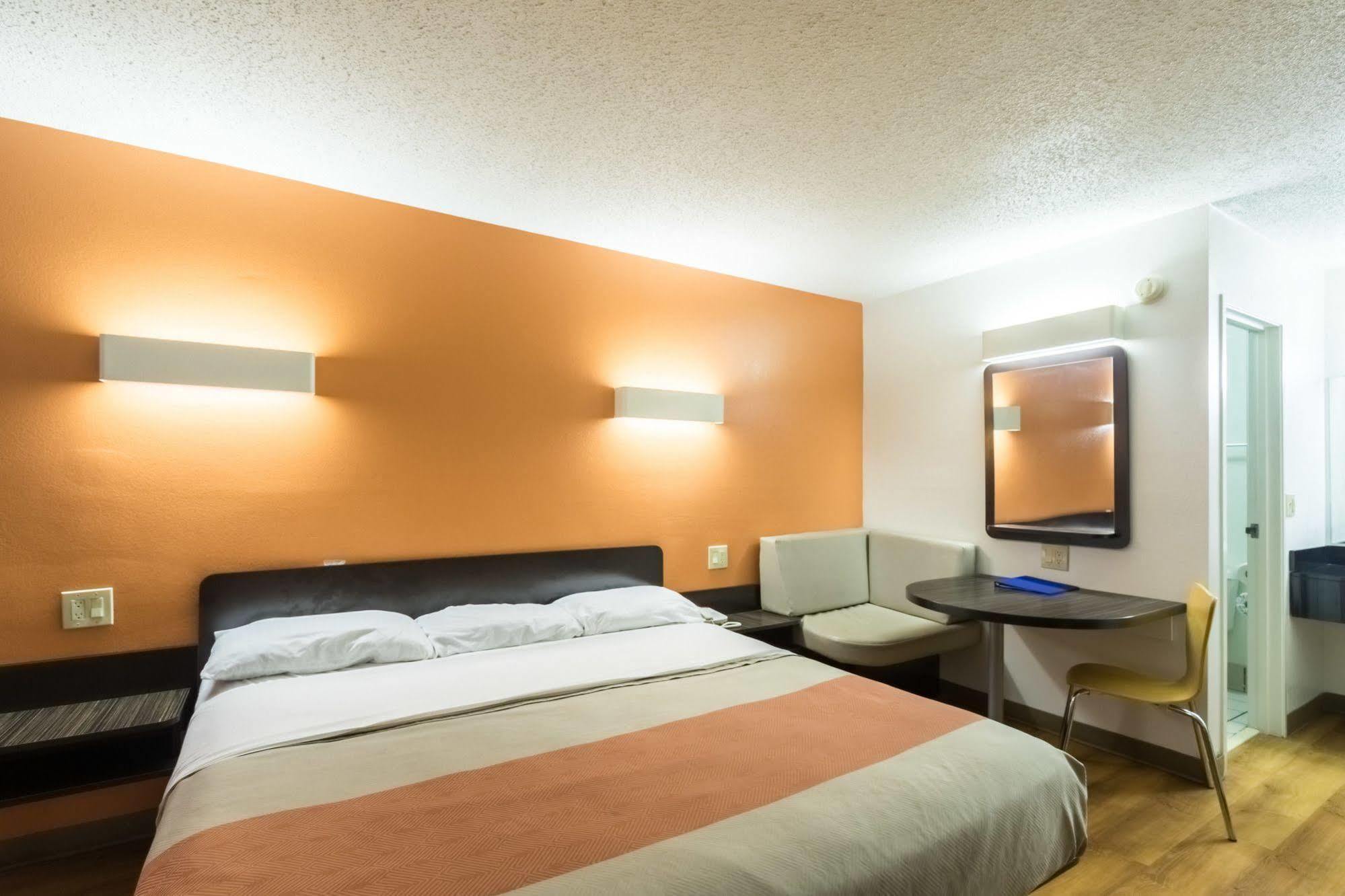 Motel 6-Crawfordsville, In Buitenkant foto
